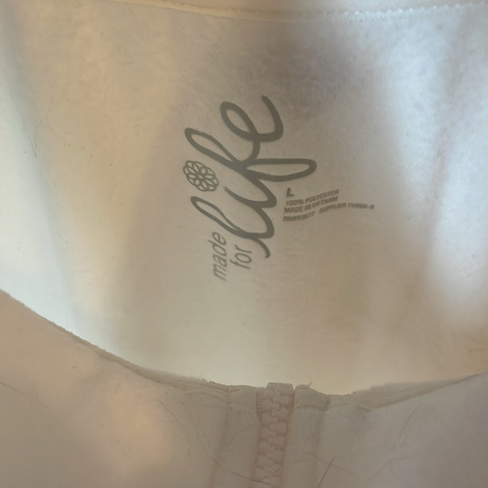 White vest - Picture 2 of 6